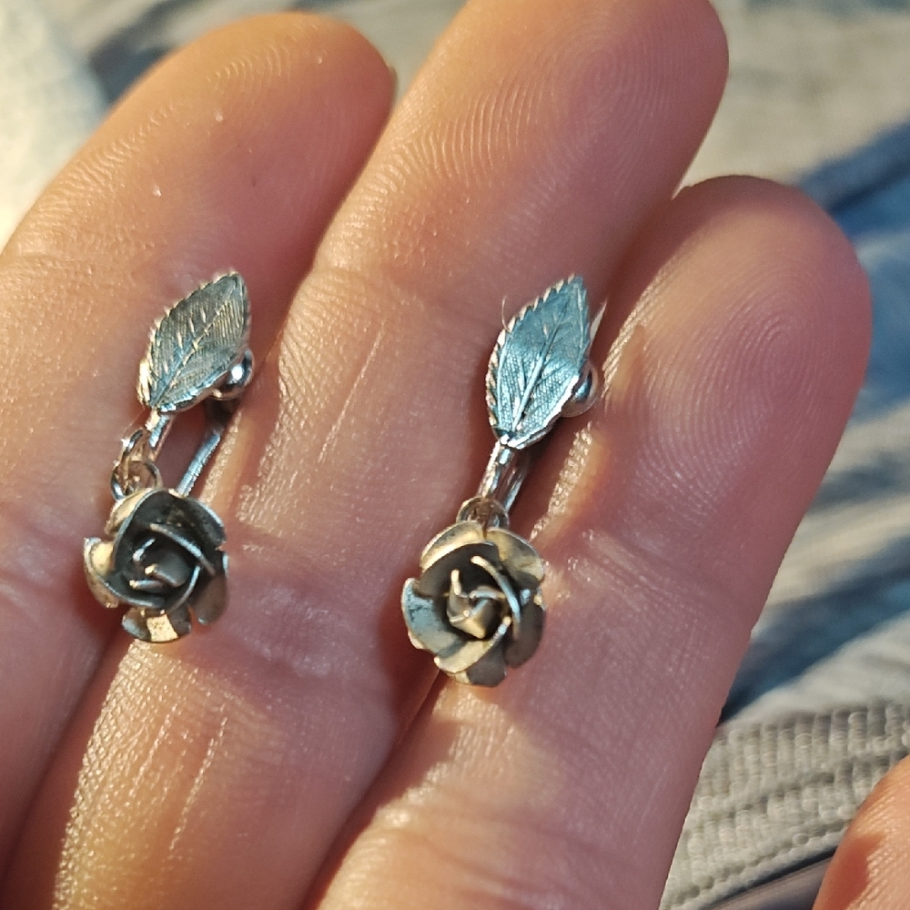 Sterling Silver Bond Boyd Screw back Earrings